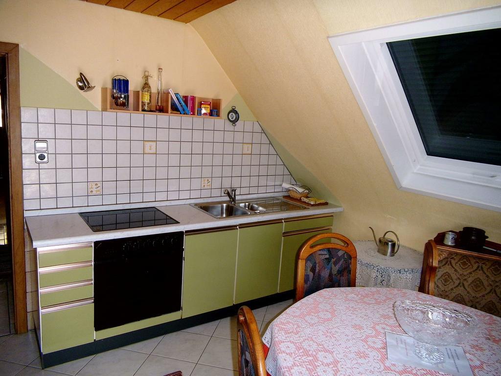 Ferienappartement Obrigheim Мосбах Стая снимка