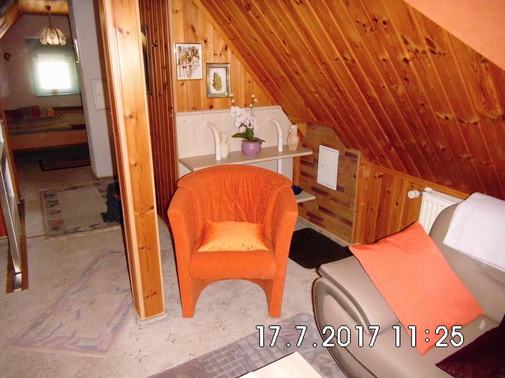 Ferienappartement Obrigheim Мосбах Екстериор снимка